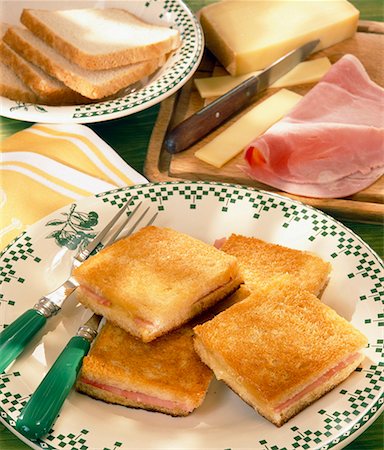 simsearch:652-01666662,k - Croque-monsieur toasted Stock Photo - Premium Royalty-Free, Code: 652-01667616