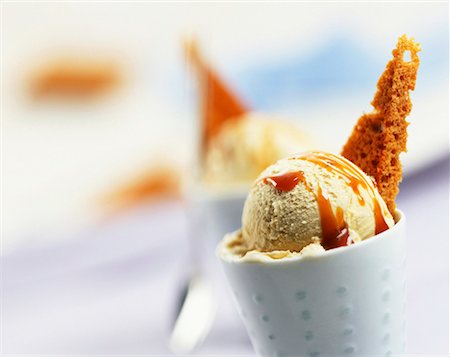 scooped ice cream - vanilla and caramel ice cream Stock Photo - Premium Royalty-Free, Code: 652-01667822
