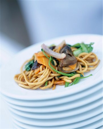 spinach pasta - Plate of noodles Stock Photo - Premium Royalty-Free, Code: 652-01668518