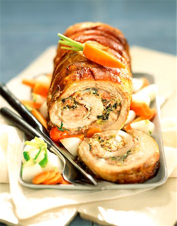 sliced ham rolls - belly of veal stuffed with Corsican ham Foto de stock - Sin royalties Premium, Código: 652-01668620