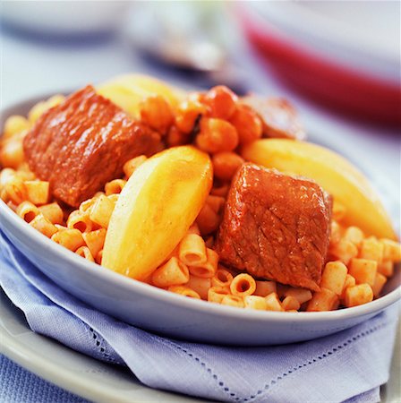 agneau sauté à la tomate Photographie de stock - Premium Libres de Droits, Code: 652-01668672