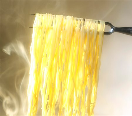 gedämpfte spaghetti Stockbilder - Premium RF Lizenzfrei, Bildnummer: 652-01668848
