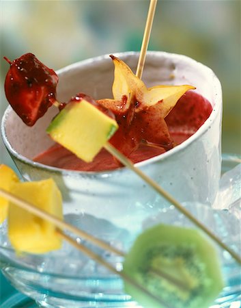 fondue - summer fruit fondue Foto de stock - Sin royalties Premium, Código: 652-01669125