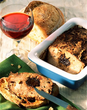 simsearch:652-03801640,k - Rabbit and prune terrine Foto de stock - Sin royalties Premium, Código: 652-01669353