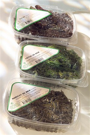 sea lettuce - seaweed in plastic cartons Stock Photo - Premium Royalty-Free, Code: 652-01669483