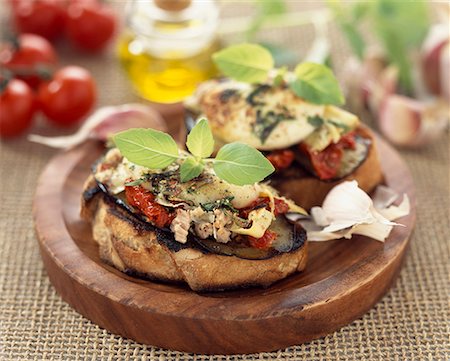 simsearch:652-03635442,k - Bruschetta Stock Photo - Premium Royalty-Free, Code: 652-01669492