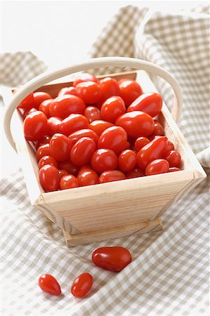 simsearch:652-01669728,k - olive tomatoes Foto de stock - Sin royalties Premium, Código: 652-01669700