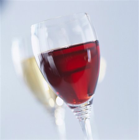 simsearch:652-01669745,k - verres de vin Photographie de stock - Premium Libres de Droits, Code: 652-01669745