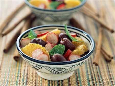 simsearch:652-01668709,k - Moroccan salad with radishes Foto de stock - Sin royalties Premium, Código: 652-01669994