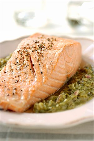 recipes for weight loss - Salmon with sorrel Stock Photo - Premium Royalty-Free, Code: 652-01670243