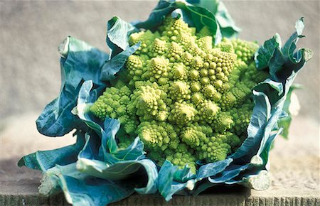 simsearch:652-01670377,k - Broccoli romanesco Foto de stock - Sin royalties Premium, Código: 652-01670393