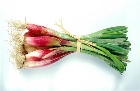 simsearch:652-01670100,k - Red shallots from Provence Fotografie stock - Premium Royalty-Free, Codice: 652-01670428