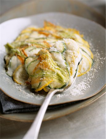 Courgette flowers au gratin with parmesan Stock Photo - Premium Royalty-Free, Code: 652-02221418