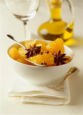 Salade d'orange avec l'huile d'olive Photographie de stock - Premium Libres de Droits, Code: 652-02221460