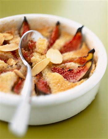 fig and almond clafoutis batter pudding Stock Photo - Premium Royalty-Free, Code: 652-02221551