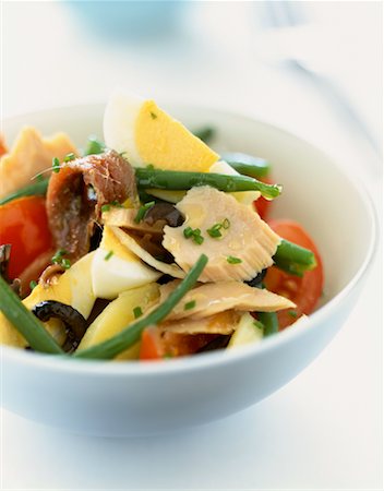 Mixed salad with tuna and anchovies Stock Photo - Premium Royalty-Free, Code: 652-02221552