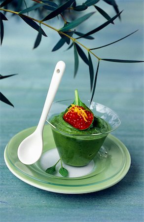 fresh blue fish - Verrine of cream of courgette and a leaf full of lumpfish roe Stock Photo - Premium Royalty-Free, Code: 652-02222544