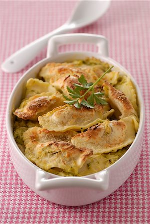 raviolis au gratin Stock Photo - Premium Royalty-Free, Code: 652-03634158