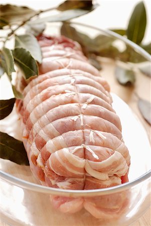 pavo (alimento) - Raw turkey roast Foto de stock - Sin royalties Premium, Código: 652-03634190