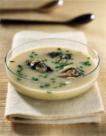 potato soup - Soupe aux huîtres Photographie de stock - Premium Libres de Droits, Code: 652-03635282