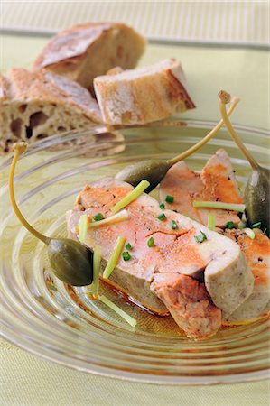 fish terrine - Sliced burbot liver terrine Foto de stock - Sin royalties Premium, Código: 652-03635353