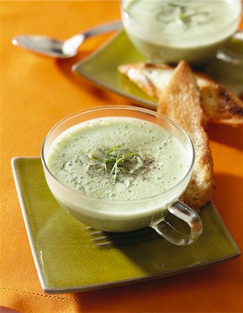 Sorrel creamy soup Stock Photo - Premium Royalty-Free, Code: 652-03635601