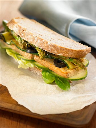 Tofu and vegetable sandwich Stock Photo - Premium Royalty-Free, Code: 652-03635872