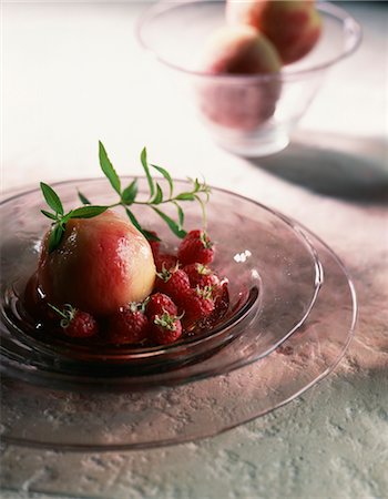 simsearch:652-03801125,k - Peaches and raspberries stewed with verbana Stock Photo - Premium Royalty-Free, Code: 652-03633107