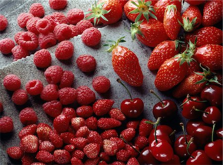 strawberries and raspberries - Summer fruit Stock Photo - Premium Royalty-Free, Code: 652-03633130