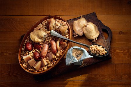 simsearch:652-03800541,k - Praparing a cassoulet Stock Photo - Premium Royalty-Free, Code: 652-03633133