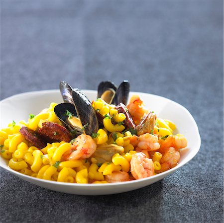 shrimp plate - Pasta shell risotto paella-style Stock Photo - Premium Royalty-Free, Code: 652-03633562