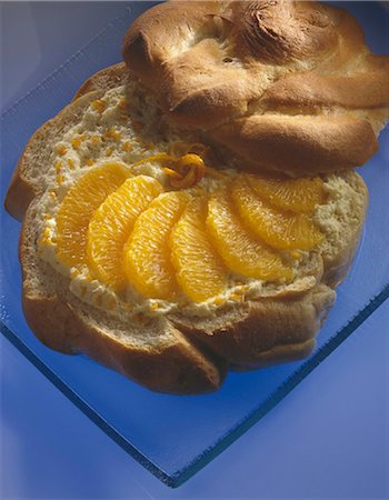 simsearch:652-03805052,k - Bread with oranges Stock Photo - Premium Royalty-Free, Code: 652-03799924