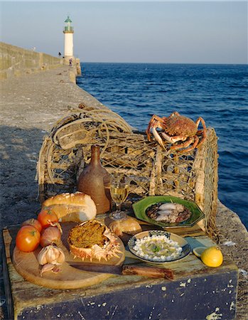 Sea spider salad and squid in their ink Stock Photo - Premium Royalty-Free, Code: 652-03799921