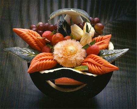 simsearch:652-03634796,k - Thai sculpted fruit Foto de stock - Sin royalties Premium, Código: 652-03799999
