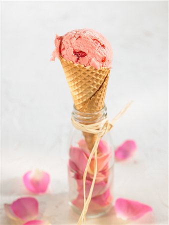 scooped ice cream - Rose-flavored ice cream cone Stock Photo - Premium Royalty-Free, Code: 652-03804036