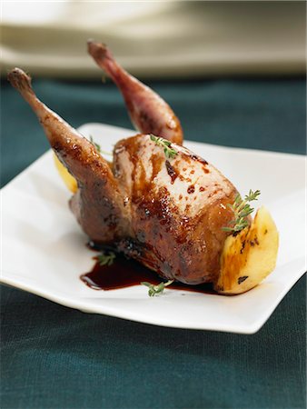 porte (entrée) - Roast quail with Port sauce Stock Photo - Premium Royalty-Free, Code: 652-03804108