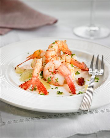 shrimp and grapefruit - Shrimps with garlic Stock Photo - Premium Royalty-Free, Code: 652-03804156