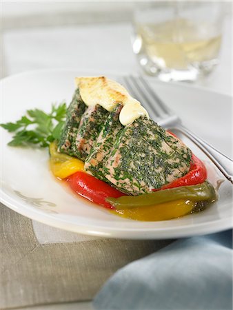 simsearch:652-03804258,k - Tuna coated with herbs,peppers and  Aïoli Stock Photo - Premium Royalty-Free, Code: 652-03804150