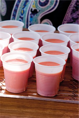 simsearch:652-03801651,k - Watermelon and strawberry smoothies Foto de stock - Sin royalties Premium, Código: 652-03804211