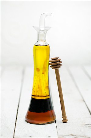 Honey-flavored French dressing Stock Photo - Premium Royalty-Free, Code: 652-03804249