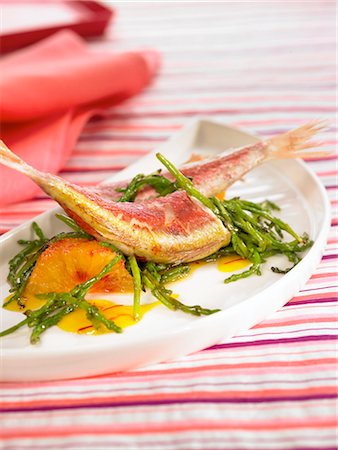 simsearch:652-03804057,k - Small salmon with seaweed,oranges and saffron sauce Stock Photo - Premium Royalty-Free, Code: 652-03804258