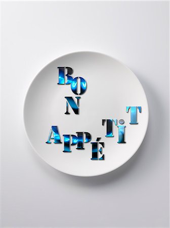 simsearch:652-03802230,k - Bon appétit written on a plate Fotografie stock - Premium Royalty-Free, Codice: 652-03804319