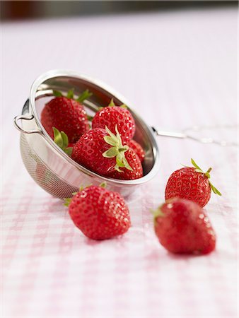 spring dish not people - Strawberries Foto de stock - Sin royalties Premium, Código: 652-03804386