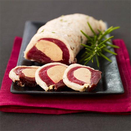 simsearch:652-03803266,k - Duck roast stuffed with foie gras Foto de stock - Sin royalties Premium, Código: 652-03804380