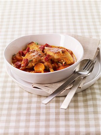 salsa de tomate - Chicken à la landaise Foto de stock - Sin royalties Premium, Código: 652-03804393
