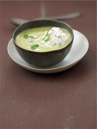 simsearch:652-03802383,k - Cream of sorrel soup Stock Photo - Premium Royalty-Free, Code: 652-03804416