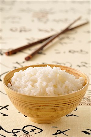 simsearch:652-06819295,k - Bowl of white rice Foto de stock - Sin royalties Premium, Código: 652-03804481