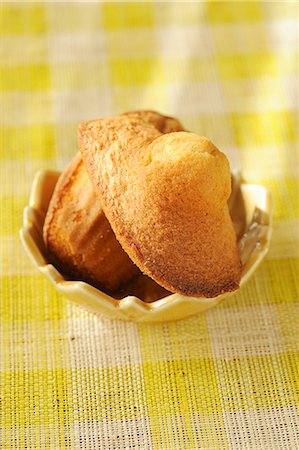 Madeleines Stock Photo - Premium Royalty-Free, Code: 652-03804671