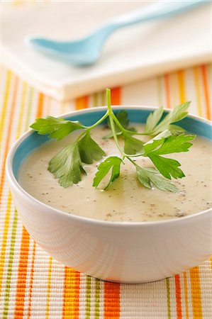 Cauliflower  soup Stock Photo - Premium Royalty-Free, Code: 652-03804913