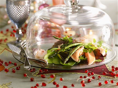 Salade de homard, mesclun et asperges Photographie de stock - Premium Libres de Droits, Code: 652-03805025